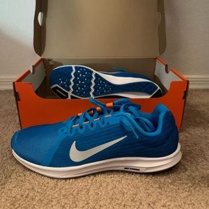 Turquoise Nike Tennis Shoes